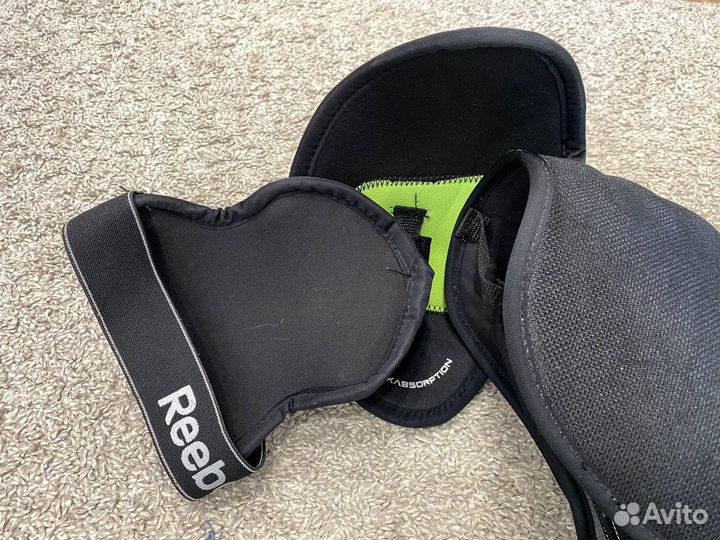 Нагрудник хоккейный Reebok 9k