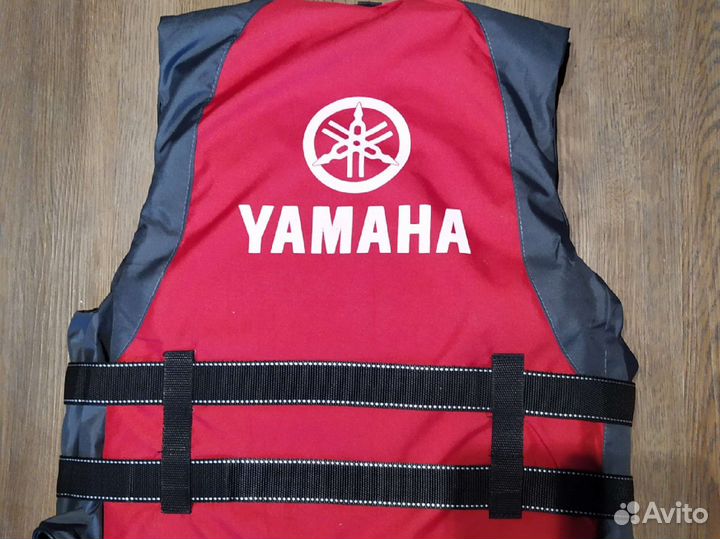 Спасательный жилет