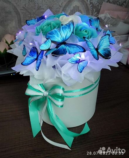 Букеты из бабочек и мыльных роз