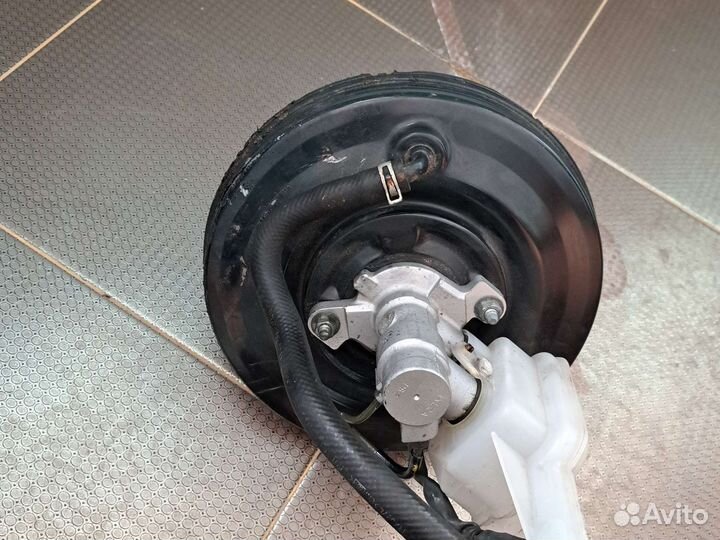 Вакуумный усилитель в сборе на Nissan Juke F15