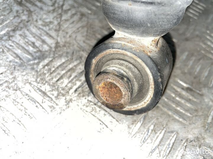 Амортизатор задний Lexus GS (3)