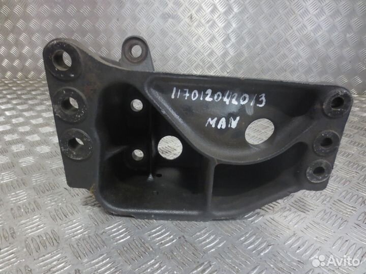 Кронштейн гура MAN 81461103169