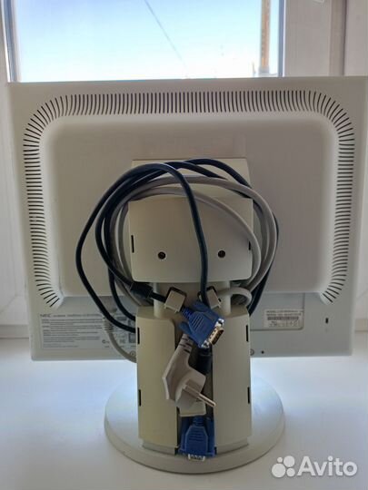 Монитор NEC MultiSync LCD1970NXp