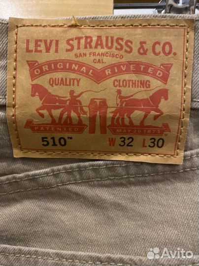 Джинсы Levi's