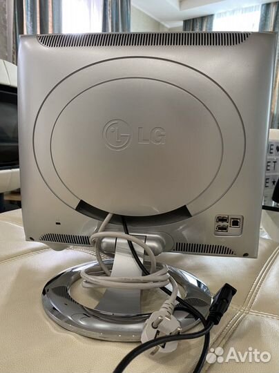 ЖК монитор LG flatron L1720P