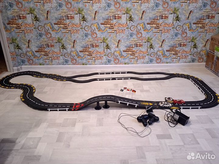 Гоночный автотрек с машинками