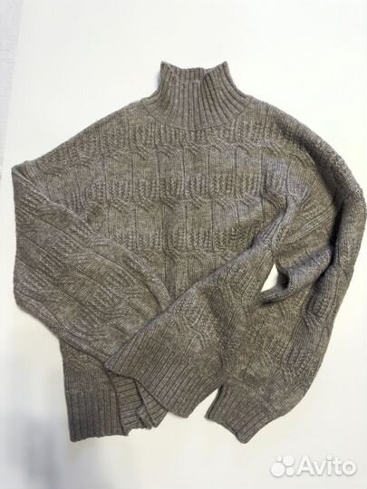 Свитер женский