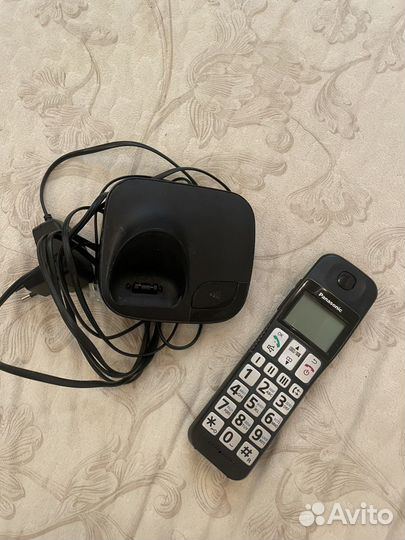 Телефон домашний Panasonic KX-TGE110RU