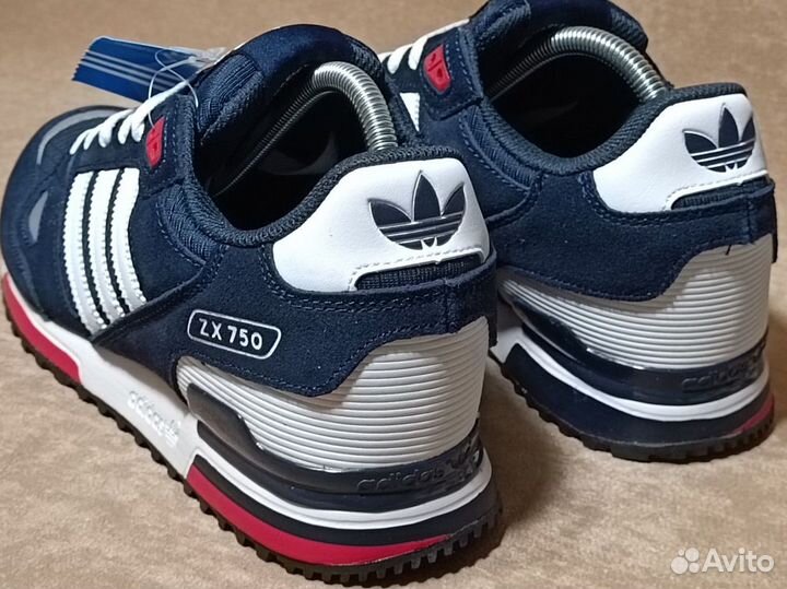 Весенние кроссовки мужские Adidas ZX 750