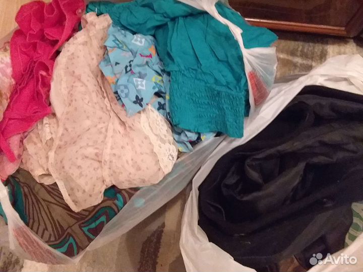 Женские вещи 40,42,44 размера,есть новые вещи