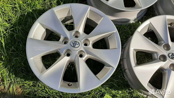 Toyota Оригинал R17 5*114,3 ET33