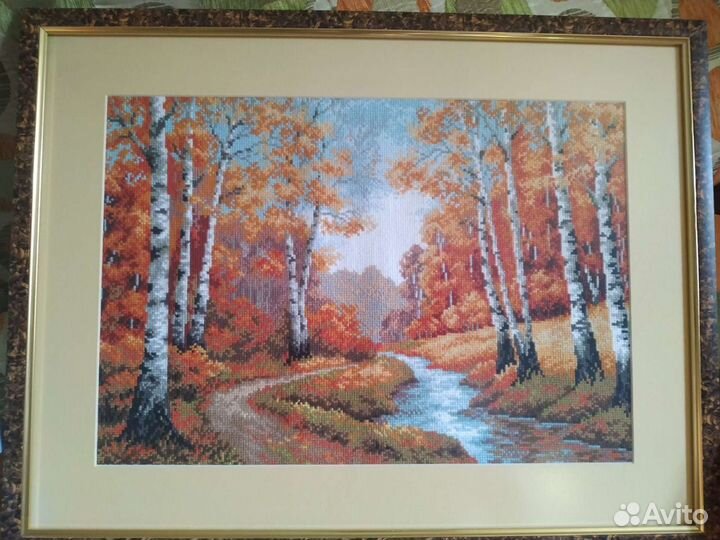 Картина вышитая крестом. 