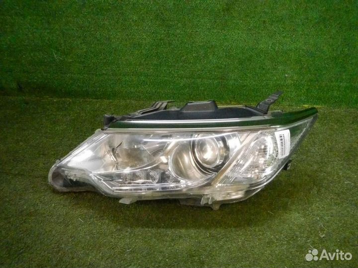 Фара левая Toyota Camry
