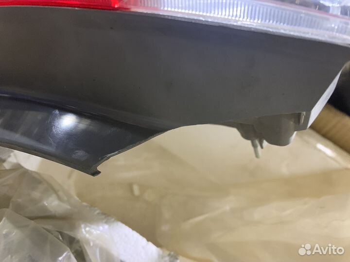 Левый задний фонарь Toyota Highlander II