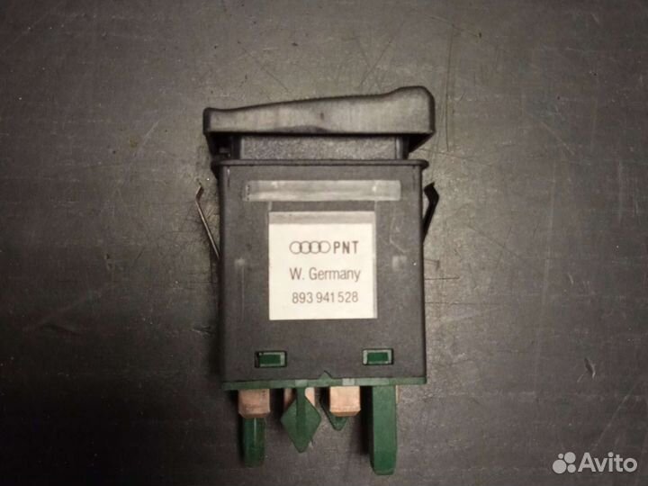 Кнопка антипробуксовочной системы Audi 100 (C4)