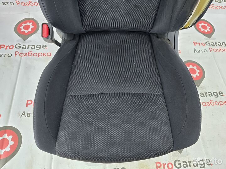 Сиденье переднее левое Nissan Qashqai J11 ниссан