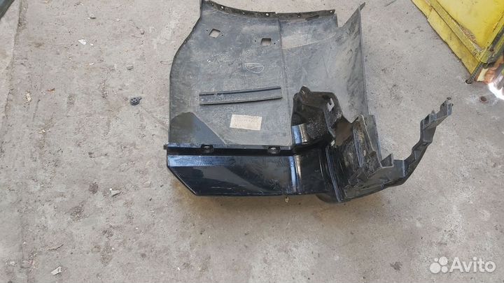 Задний бампер левая часть Mitsubishi Pajero с 2011