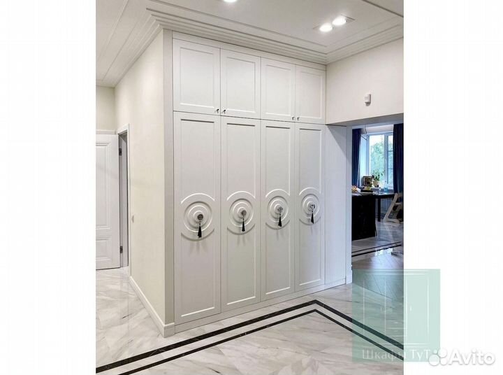 Черный шкаф