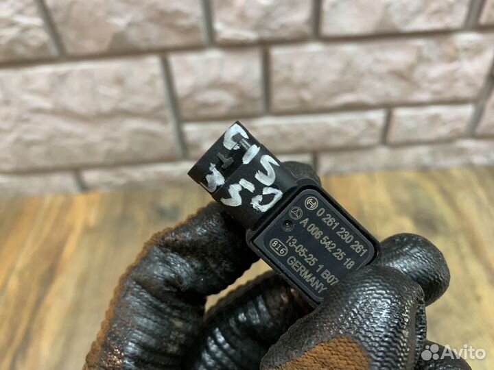 Mercedes Benz CLS W218 Датчик давления