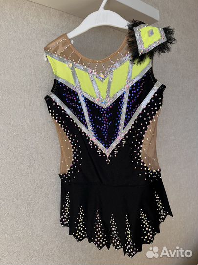 Гимнастические купальники 10 шт