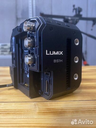 Видеокамера Panasonic DC-BS1H