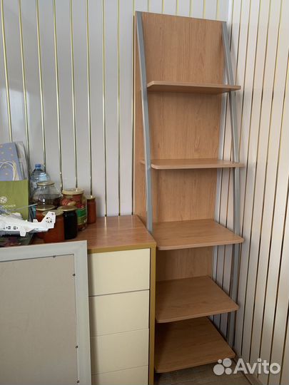 Напольная полка для книг