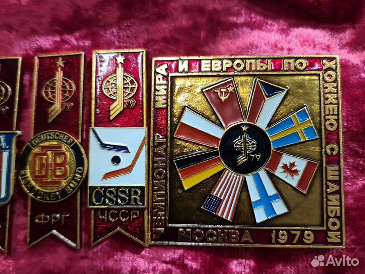 Набор значков хоккей с шайбой СССР