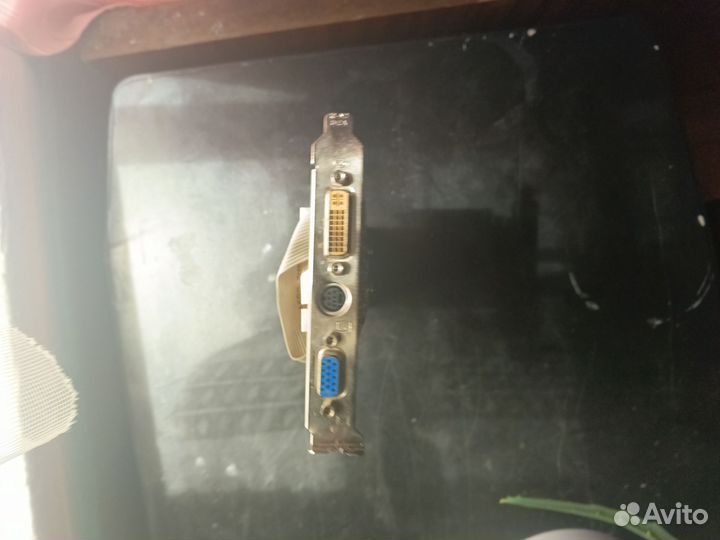 Продам видео карту За 2.000