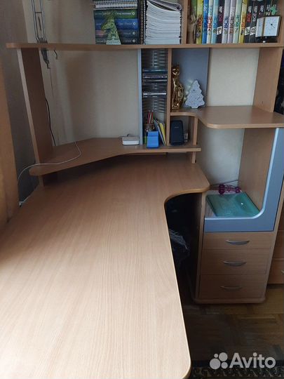 Компьютерный стол