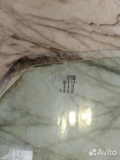 Стекло двери передней правой LADA Приора