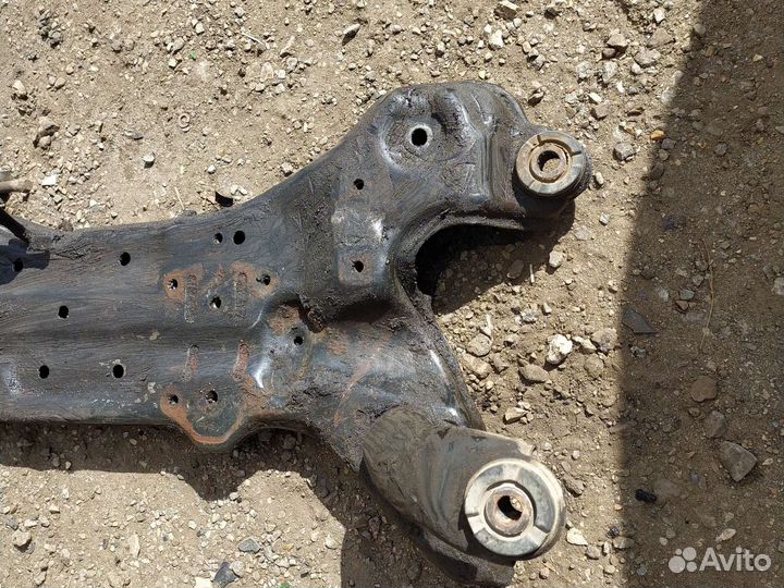 Передний подрамник mitsubishi galant 9