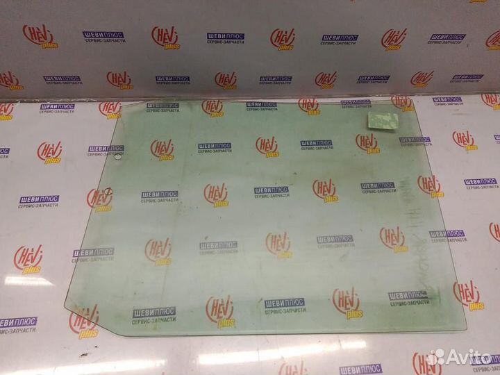 Стекло задней левой двери Chevrolet Tracker