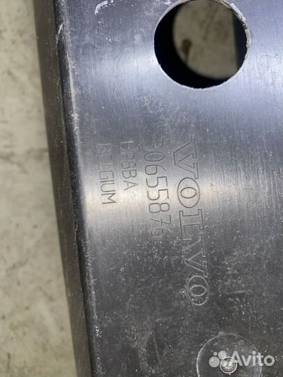 Усилитель бампера передний Volvo S40 MS68 30655876