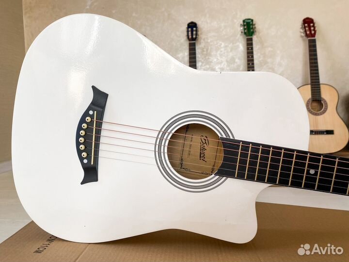 Гитара акустическая Новая