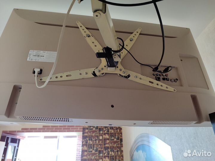 Телевизор lg SMART tv 43 белый 43UH619V