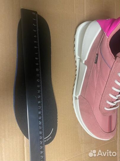 Кроссовки ессо biom