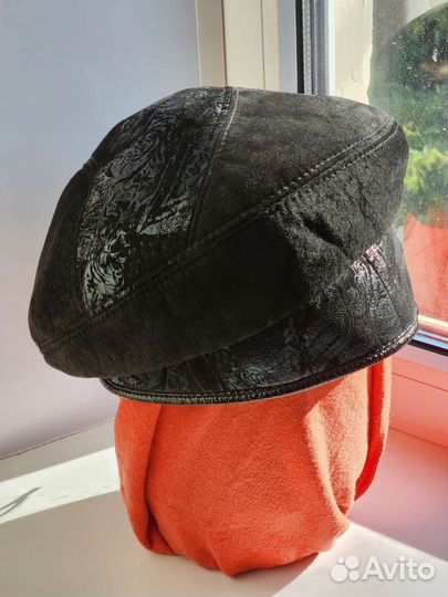 Берет женский кожаный