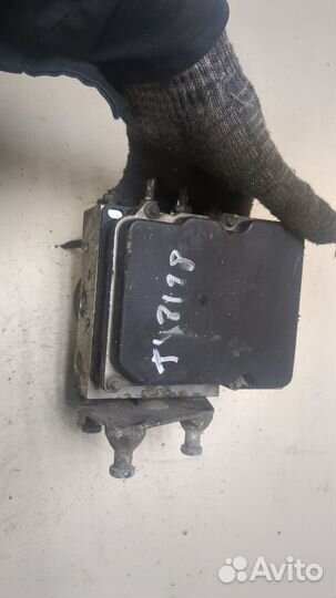 Блок абс, насос Nissan Juke, 2011