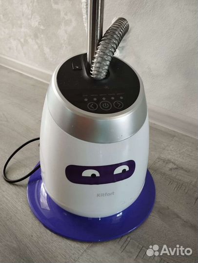 Отпариватель для одежды вертикальный