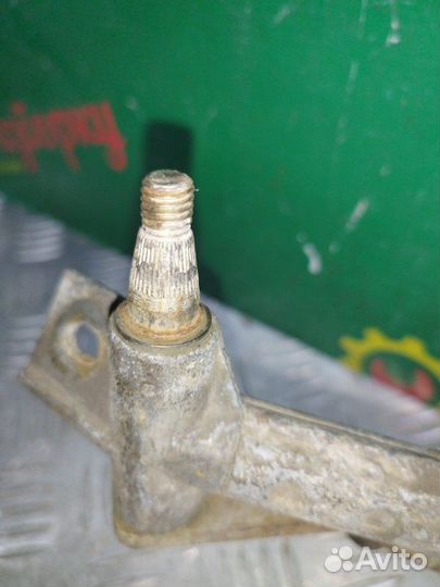 Трапеция дворников Audi 80 B3 1.8 1990