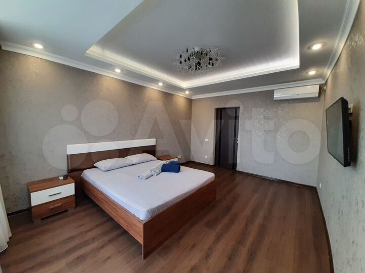 2-к. квартира, 90 м², 7/10 эт.