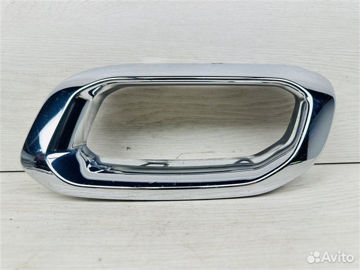 Накладка глушителя левая Mercedes Benz Gle