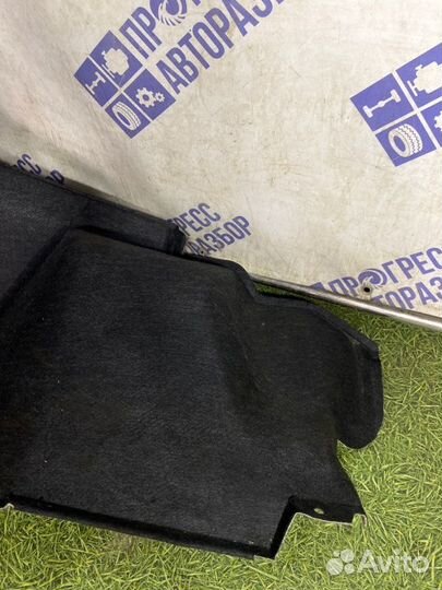 Обшивка багажника задняя левая Toyota Mark X седан