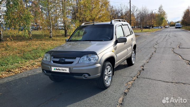 Chevrolet Niva 1.7 МТ, 2011, битый, 200 000 км