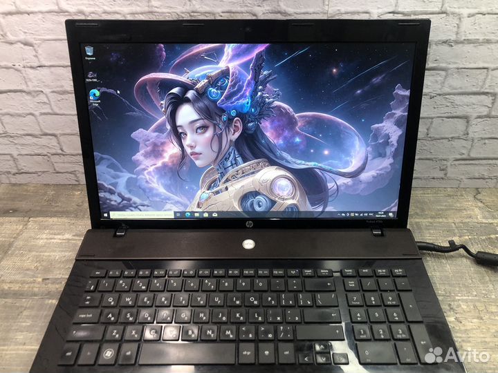 Мощный ноутбук HP i3/300Gb/17,3