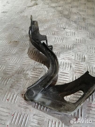 Петля капота левая Kia Sportage SL G4KD 2010