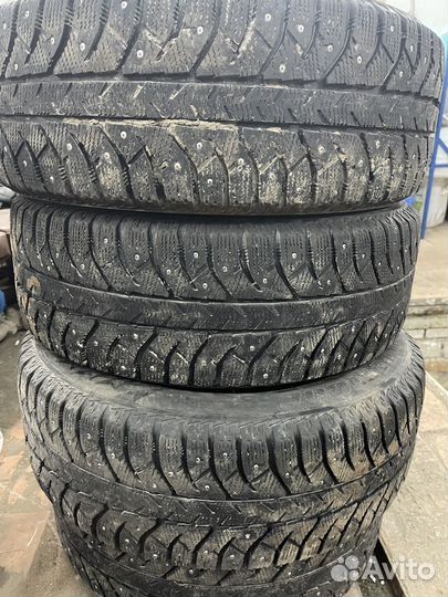 Bridgestone Ice Cruiser 7000 205/60 R16 92T