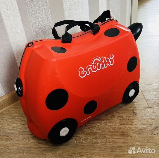 Детский чемодан-каталка Trunki божья коровка