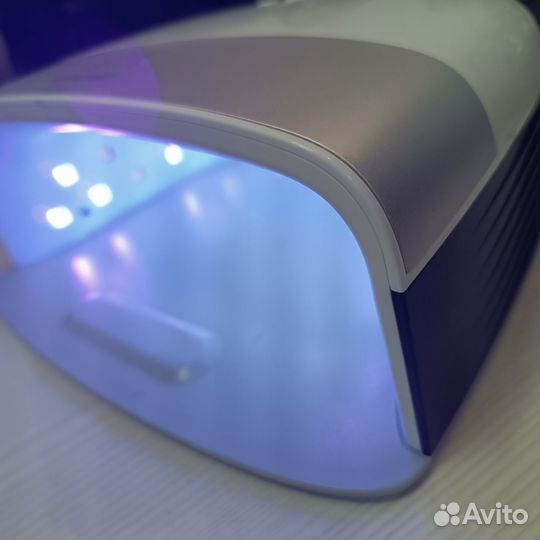 Лампа для маникюра и педикюра