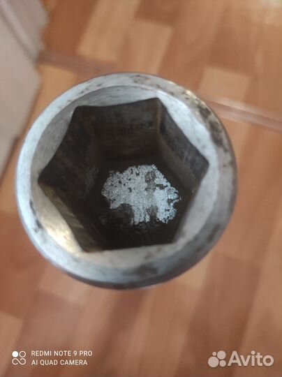 Ключ баллонный 32 33